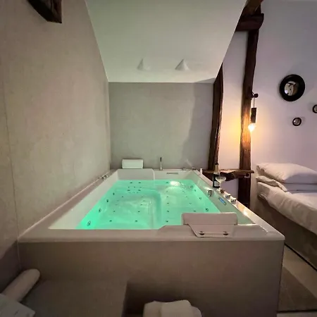 Love hotel Tamarin & Capucin Balneo