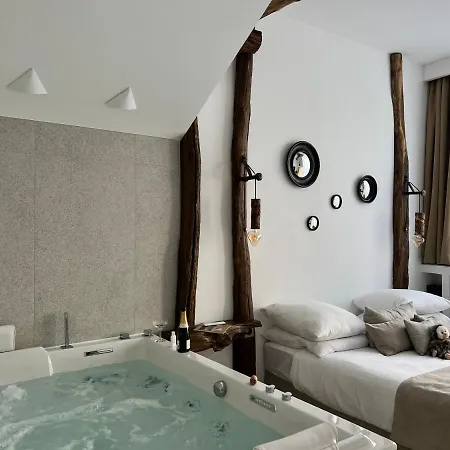Love hotel Tamarin & Capucin Balneo Aubagne